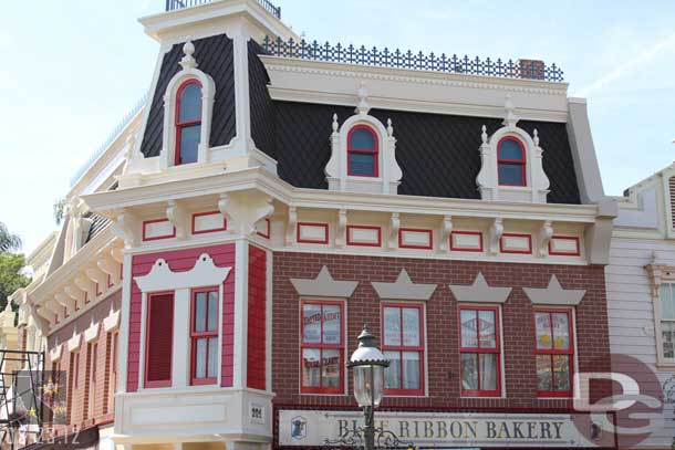 Guess the Blue Ribbon Bakery signage is staying?  Or just a placeholder?