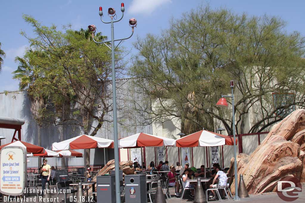 The work above the outdoor seating area of Taste Pilots is done.  The building now blends.