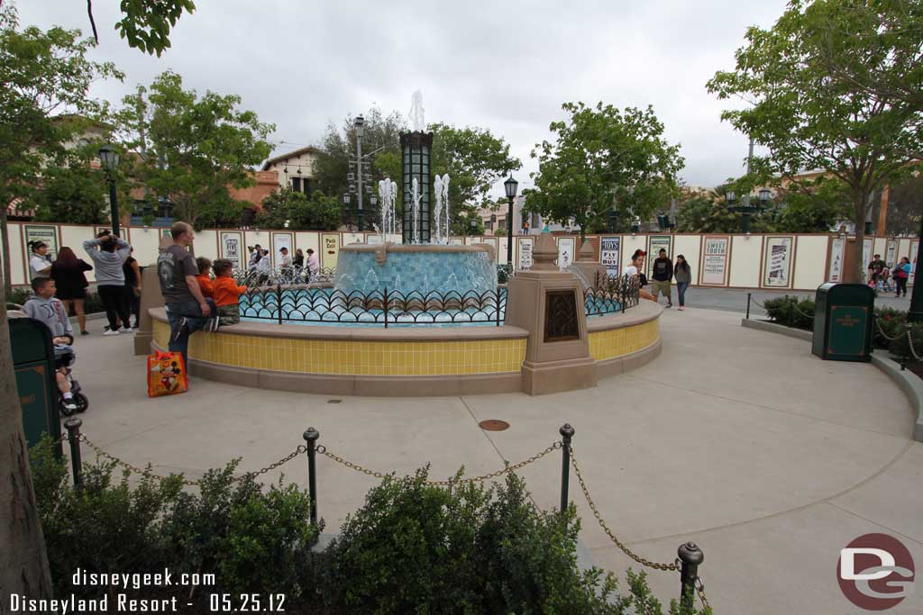 The central fountain.