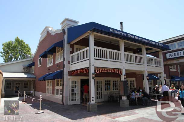 Ghirardelli was in a soft opening mode today, the official opening is next Thursday.  Not very many tables outside and on the left is the extended queue to enter.