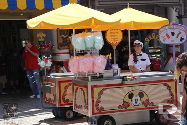 Time to move on.  The new ODV costumes are park wide.. here is a cast member out near the Fun Wheel.