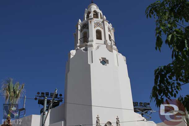 Lights rising into position on the roof of the Carthay for the parade.