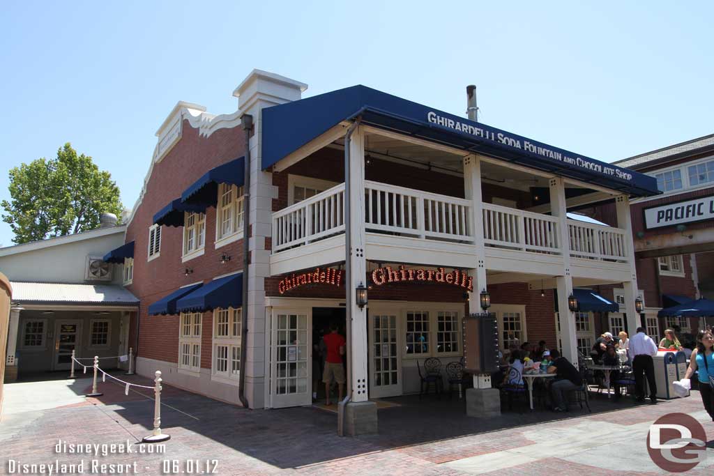 Ghirardelli was in a soft opening mode today, the official opening is next Thursday.  Not very many tables outside and on the left is the extended queue to enter.