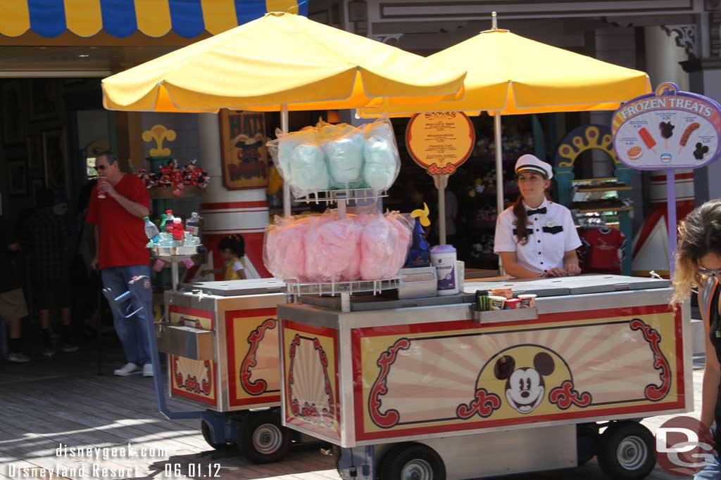 Time to move on.  The new ODV costumes are park wide.. here is a cast member out near the Fun Wheel.