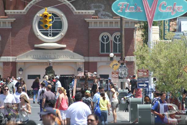 Spotted Mater rolling through the crowd.