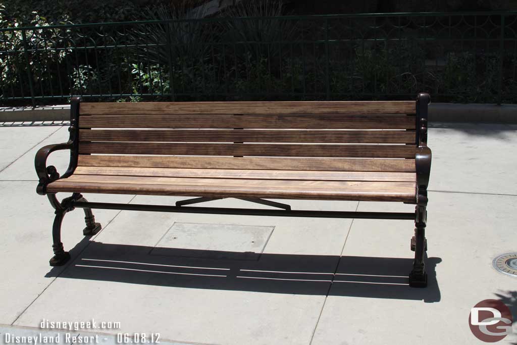 Do not remember seeing this bench in Carthay Circle last week..