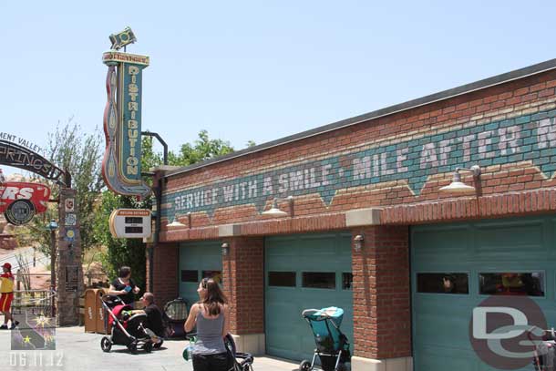 A better view of the fastpass building.