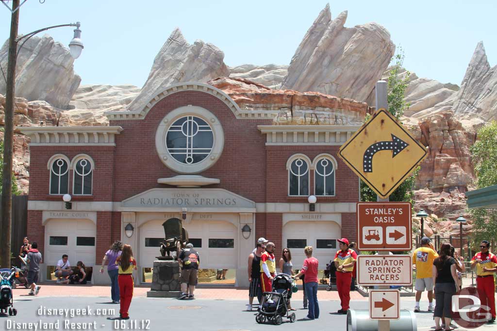 Plenty of Cast Members out front since the Racers were down.