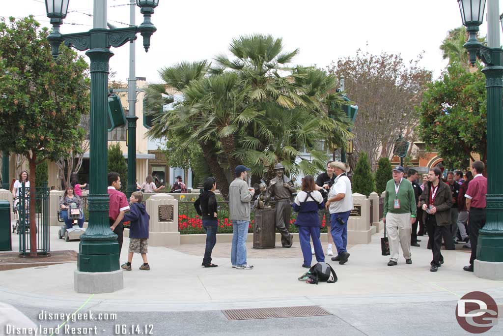 A crowd gathered near Storytellers (notice Dave Smith in the green).