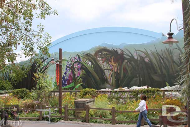 A look over at the Bugs Theater mural.  Interesting how it is kept low now.. so from Maters, etc.. you only see the top blue portion most of the time thanks to the trees, etc..