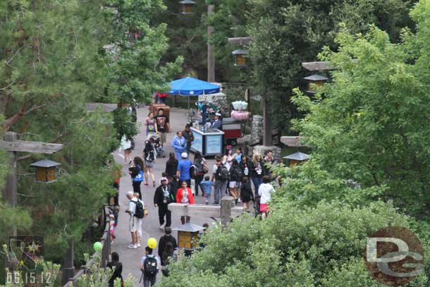 A tighter shot of the walkway.