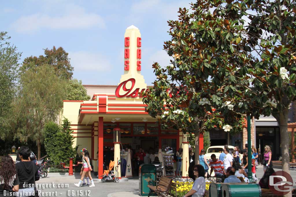 Stepping onto Buena Vista Street.