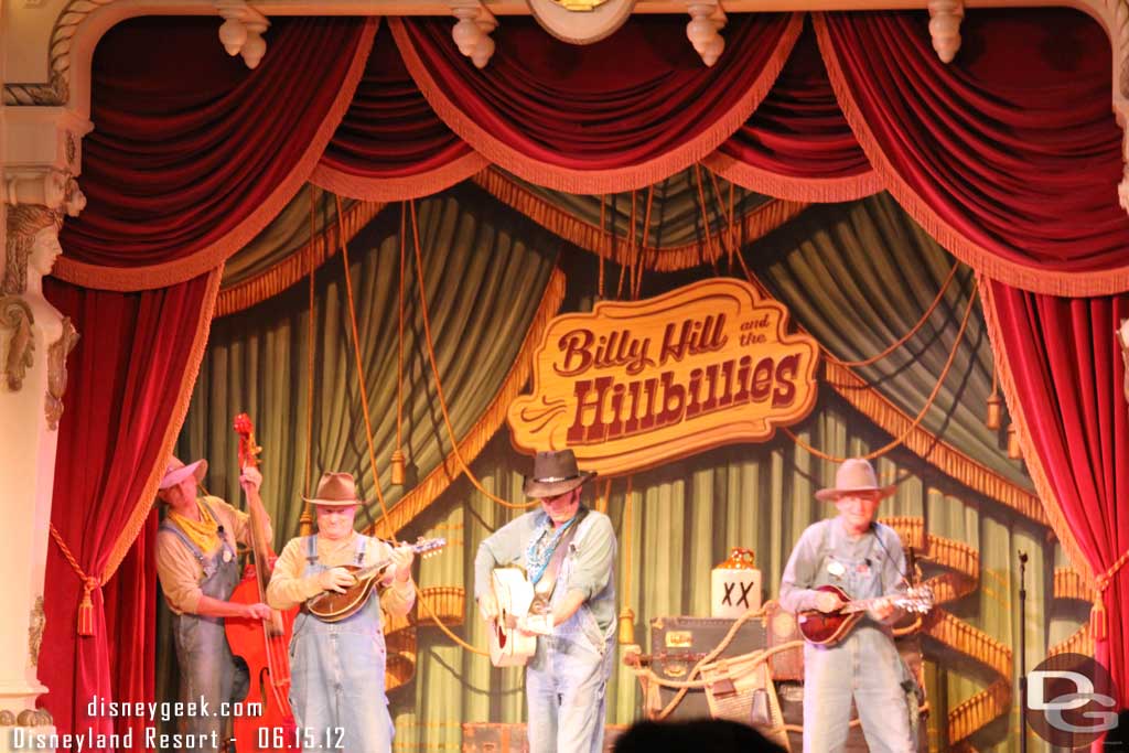 Poked my head into the Golden Horseshoe and the Billies were just starting up.