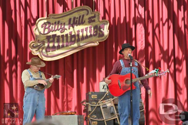 The Billies took the stage.  Their set was more or less what they did in the Golden Horseshoe.