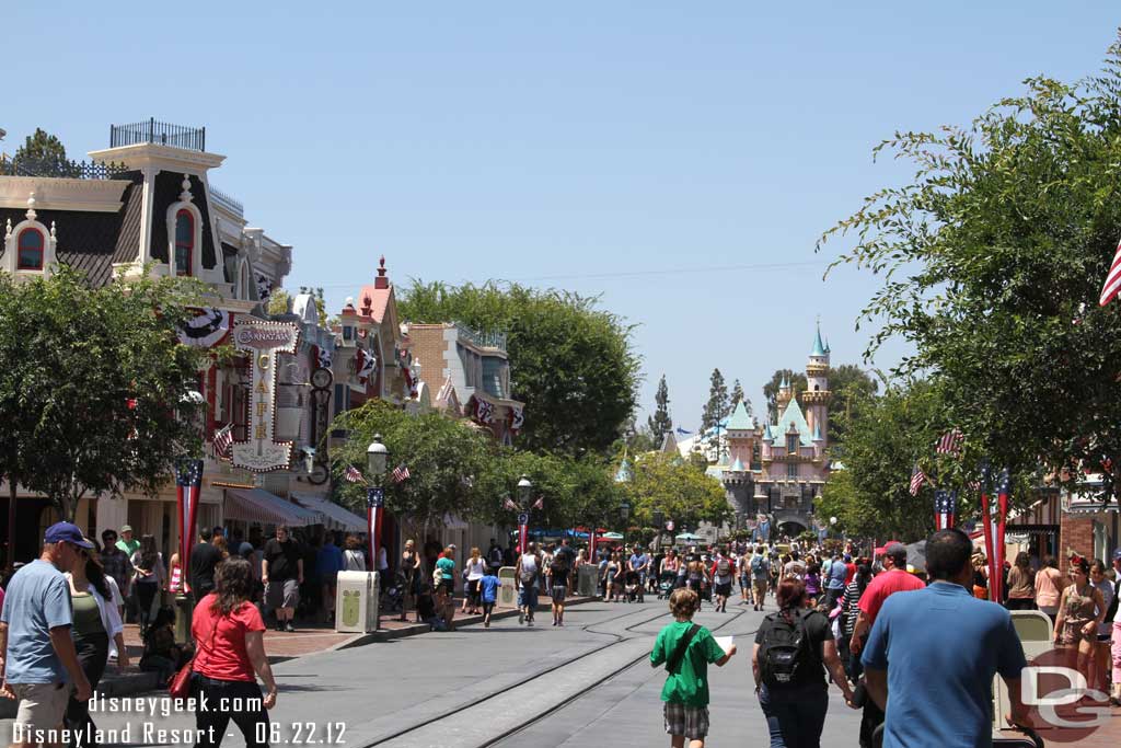 Disneyland was pleasant this afternoon.