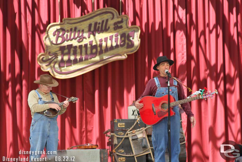 The Billies took the stage.  Their set was more or less what they did in the Golden Horseshoe.