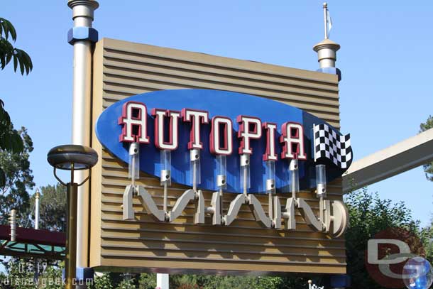 Was brought to my attention earlier in the week that Chevron is no longer sponsoring the Autopia.  So their signage has been removed.  Has anyone waiting in line recently?  Did they change the windows??  