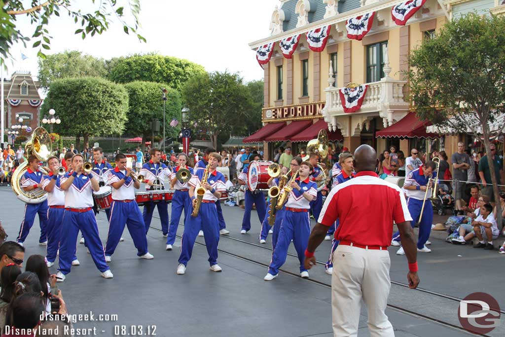 After dinner caught the College Band pre-parade sets.