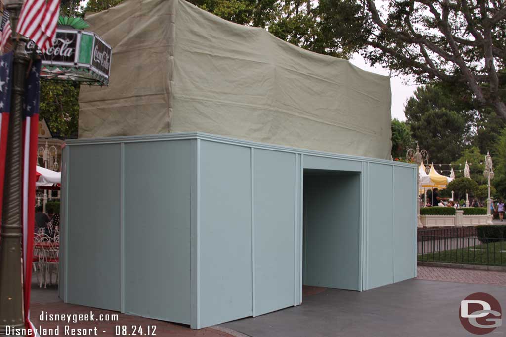 Some work going on at Coke Corner.  Wonder if the lights will be fixed.  I have not seen them on in quite a while.