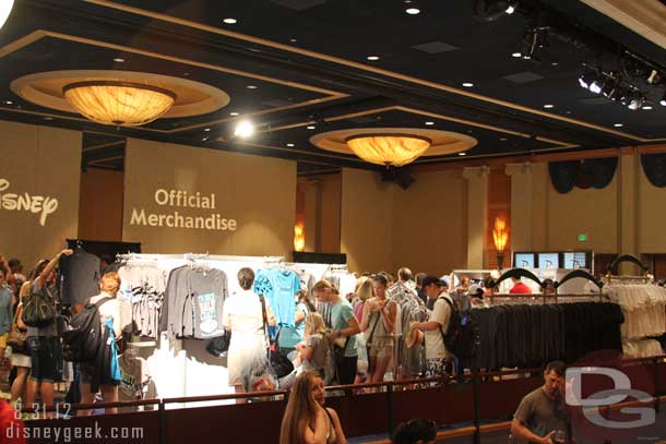 The Expo was set up the same as the other events.  On the left when you walked in was the gift shop.  The center area had the speakers, then the right side had all the booths.