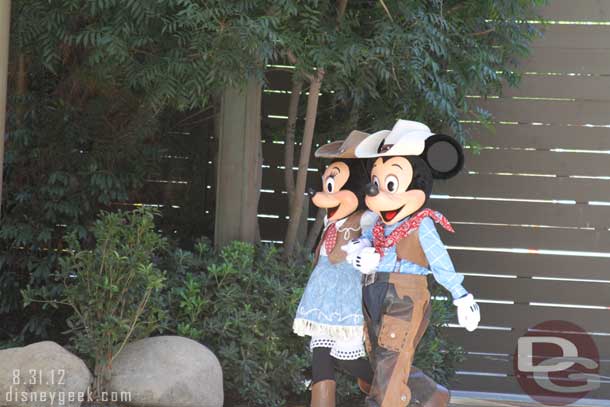 Cowboy Minnie and Mickey