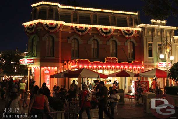 Because of the parade earlier I did not notice.. but the archway that was behind wraps last week was gone this week.