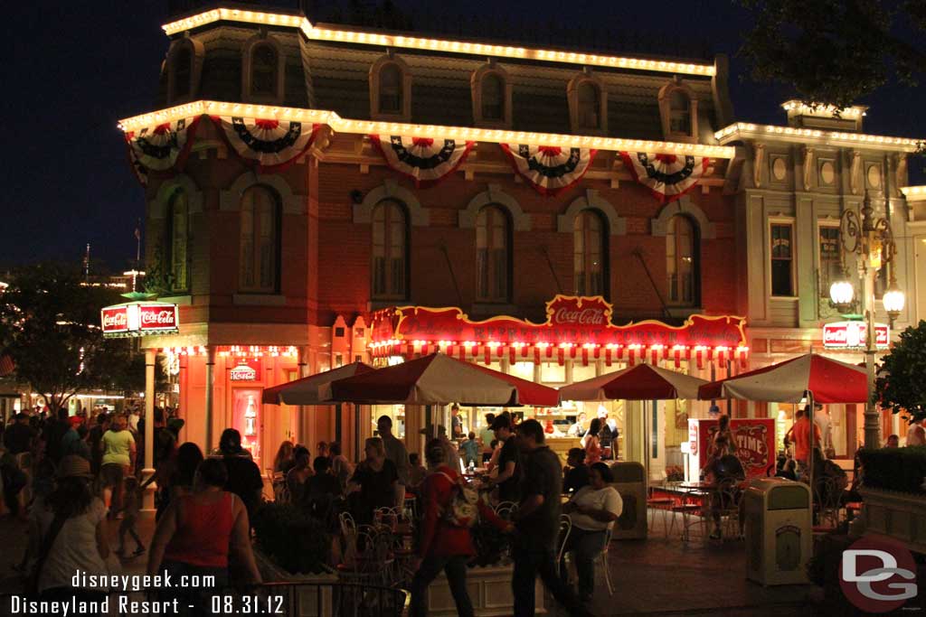 Because of the parade earlier I did not notice.. but the archway that was behind wraps last week was gone this week.