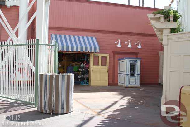 Still working on the light pole on the Pier and the temporary looking ATM structure.