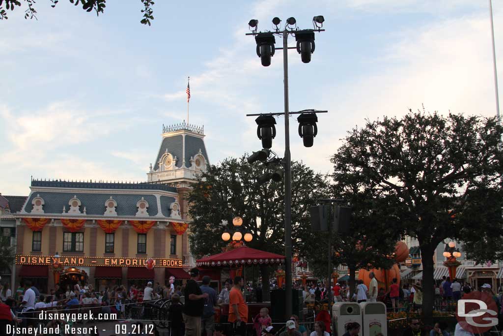 Spotted two sets of lights in Town Square.  Guessing these are for the Halloween parties.  Wonder if they will be staying up for Candlelight then?