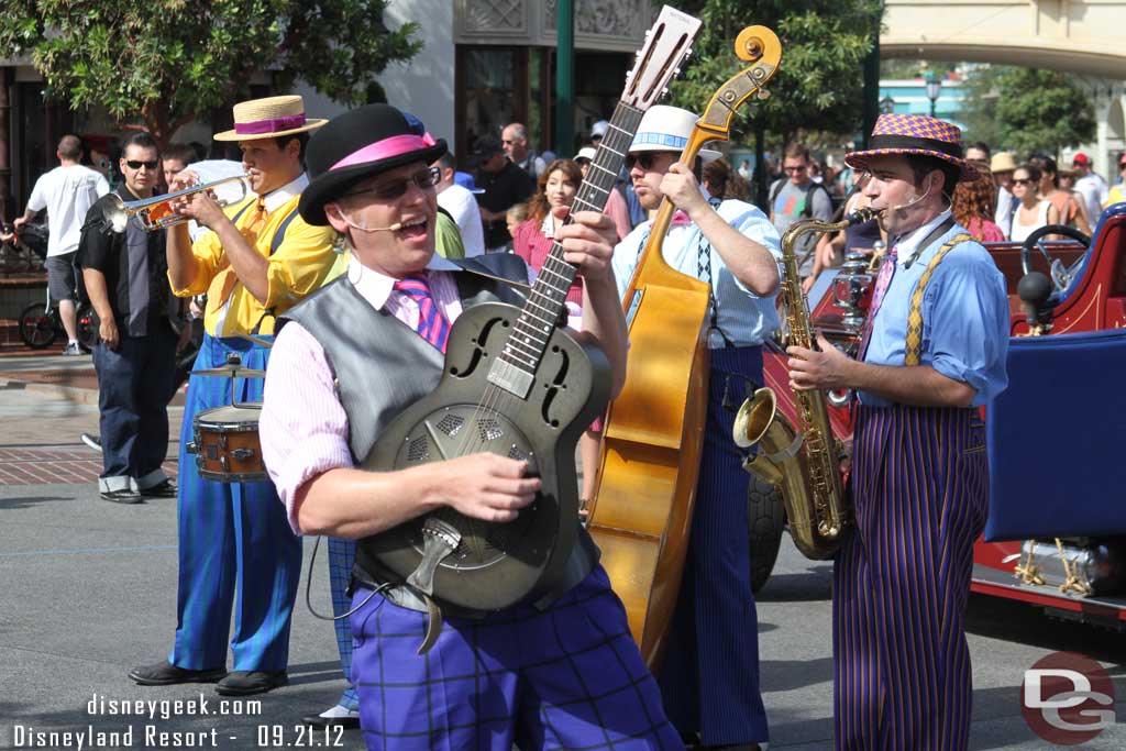 Five and Dime performing in Carthay Circle