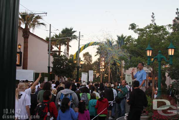 The walkers begin and confetti is shot from near the starting archway.