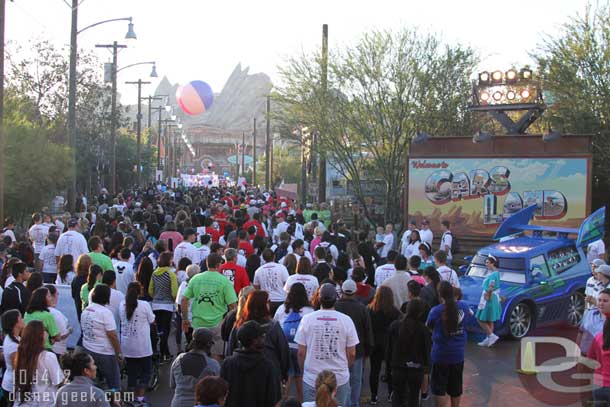 I went back to the Blue Sky Cellar to get a shot of the walkers making their way down Route 66.  There were large beach balls bouncing down the route too.  (also notice the new telephone poles on the right hand side of the street, those are for the Christmas decorations going up in less than a month).