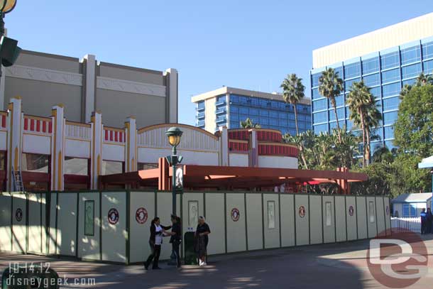 After the walk I stayed the resort to do a normal Disneyland Update... so on with that now.  First stop Earl of Sandwich which has some visible progress.  There were workers out painting the overhang this morning.  