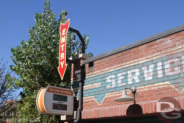 The neon sign for Fastpass distribution has been removed, but the return time sign has stayed.