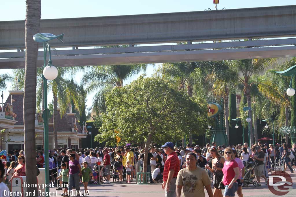 The ticket window lines were extremely long (there was a promotion for walkers, they could purchase discounted park tickets).