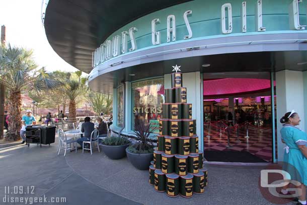 An oil can tree in front of Flos