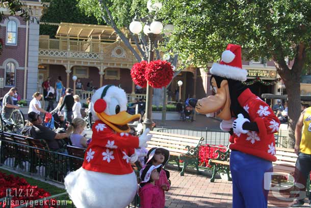 Some great pictures for this family as Goofy interrupted Donalds photo session.