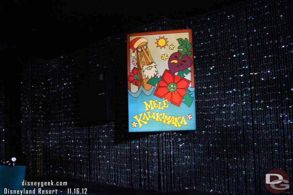 Is this background curtain new this year?  The jewel look as you enter the Hawaiian area? 