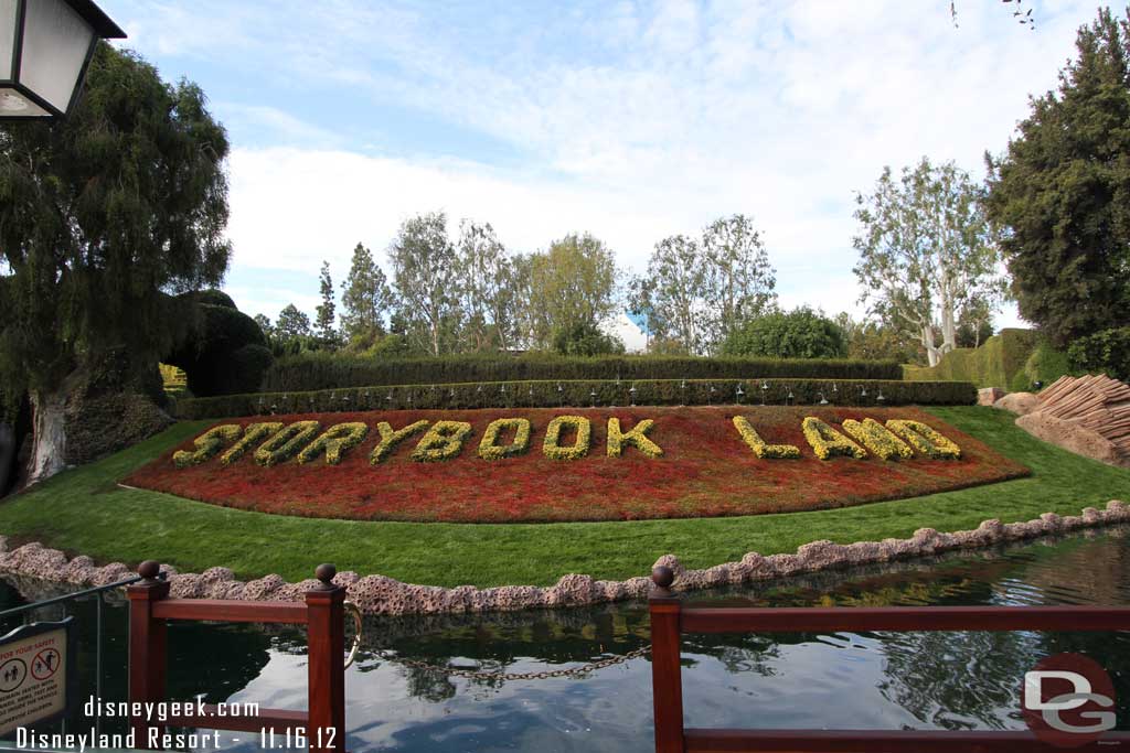 A look over at Storybook Land.  I waited a bit and no sign of Casey Jr...  the boats were closed due to the parade coming up.