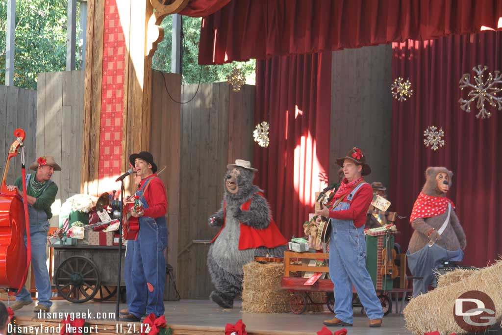 Today four country bears joined in the finale.