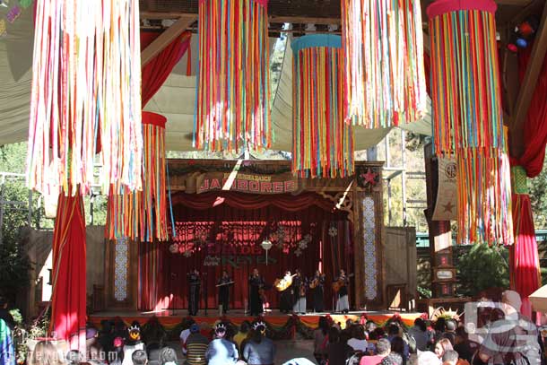 On the main stage when I walked in were the Mariachi Divas.