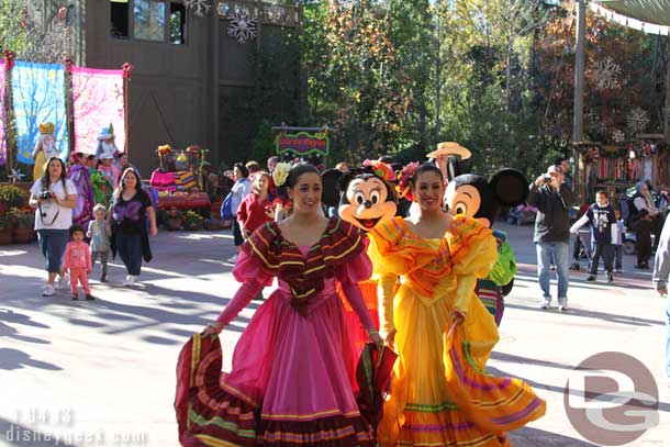 Mickey and Minnie and the dancers heading backstage.