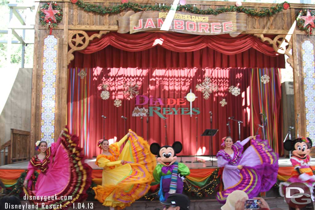 Several times a day Mickey, Minnie, and the Fiesta Dancers lead a brief Street Party.