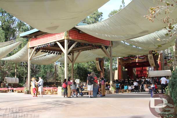 The Big Thunder Ranch Jamboree area had performing arts groups today.  Plus a couple of Country Bears roaming around.