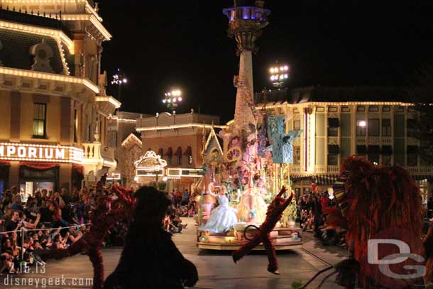 Arrived on Main Street as Soundsational was making its way through Town Square.