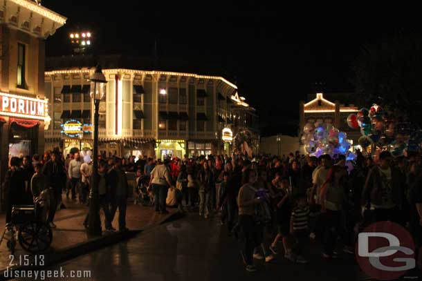 Remember was cancelled due to high winds so there was a mass of guests exiting the park as I arrived on Main Street (the backstage alley was open so I was able to get to this point without too much hassle).