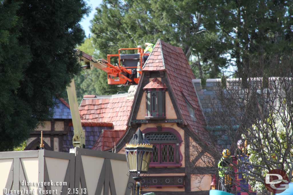 A couple more random Fantasy Faire pictures.