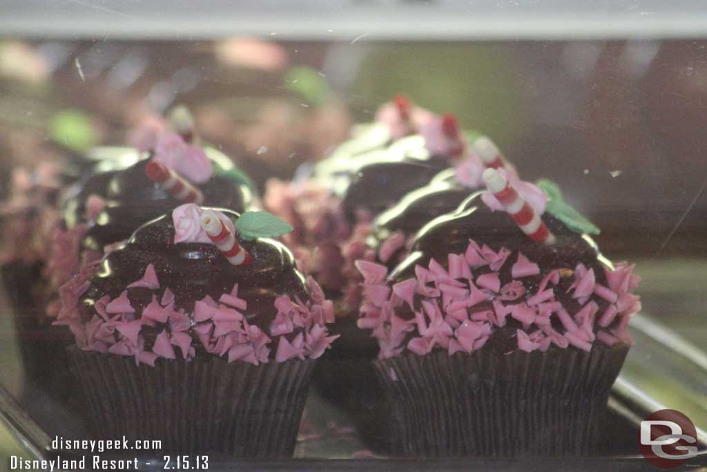 There were special/seasonal cupcakes at several locations around the parks for True Love Week.  Here are some in the Pacific Wharf Cafe.