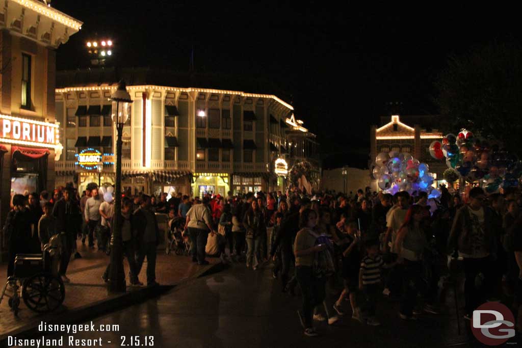 Remember was cancelled due to high winds so there was a mass of guests exiting the park as I arrived on Main Street (the backstage alley was open so I was able to get to this point without too much hassle).