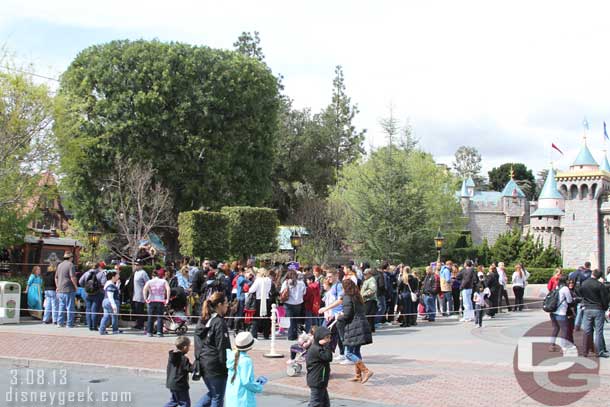 This group of guests are Annual Passholders waiting for the 2pm preview.